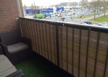 Balkon winddoek bruin/zwart met pvc tochtstrook zwart