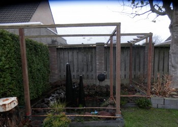 PE geknoopte netten op rol 26x26 mm, draaddikte 1,3 mm. Cees Van Uden