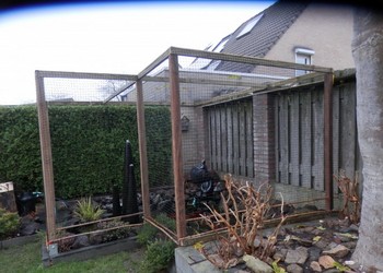 PE geknoopte netten op rol 26x26 mm, draaddikte 1,3 mm. Cees Van Uden