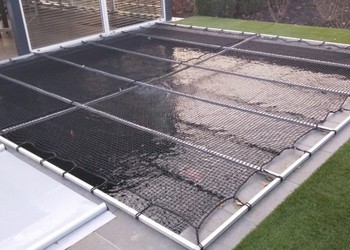 PE geknoopte netten 29x29 mm., draaddikte 3 mm. G. Franken