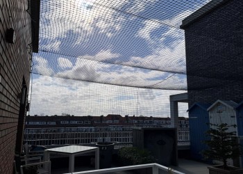 kattennetten PE 4x4 cm, 3 mm. Fam Roozendaal Den Haag