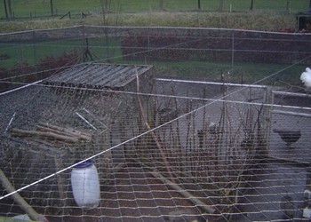 Polyethyleen net geknoopt ruitvormige (dropse maas) 5 cm.