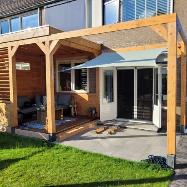 Voorbeeld Aluminiumrail met Moonstone Green schaduwdoek