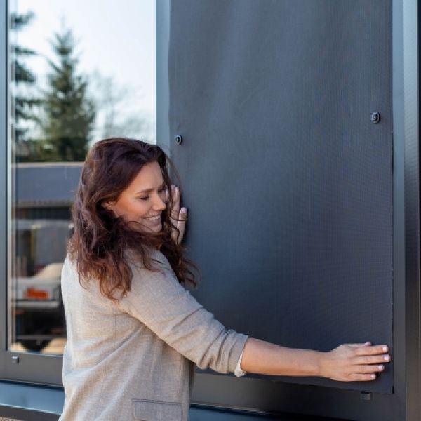 Zwart Screendoek montage