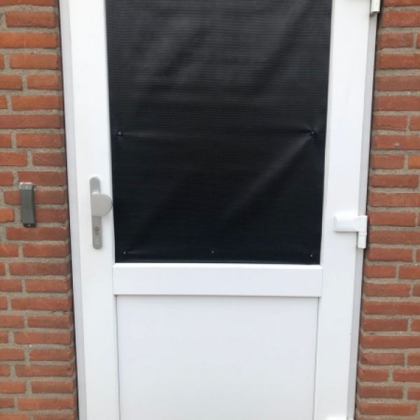 zonweringscreen met zuignap buitenzijde