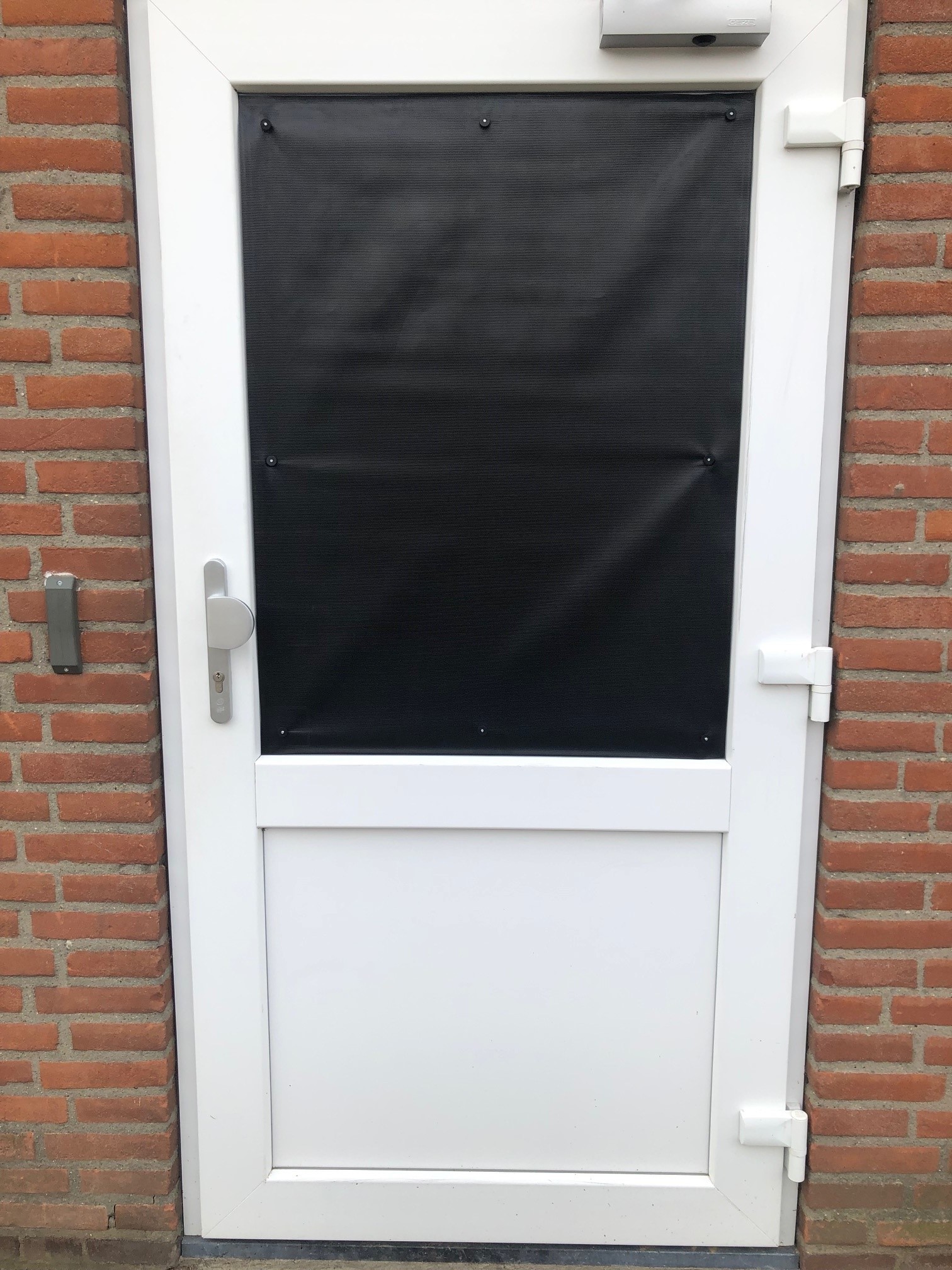 zonweringsscreen met zuignap buitenzijde