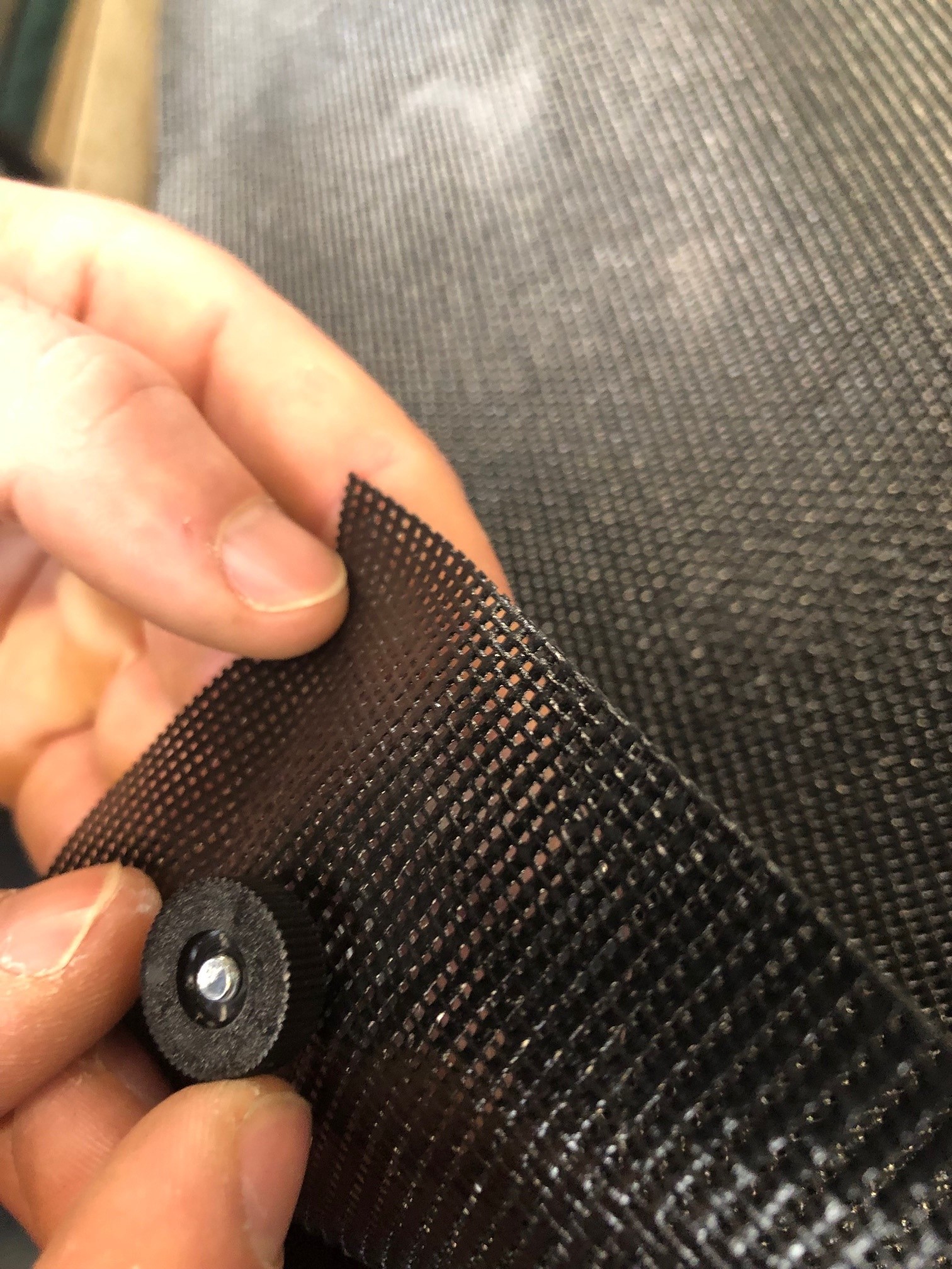 zonwering screendoek zuignap door doek steken