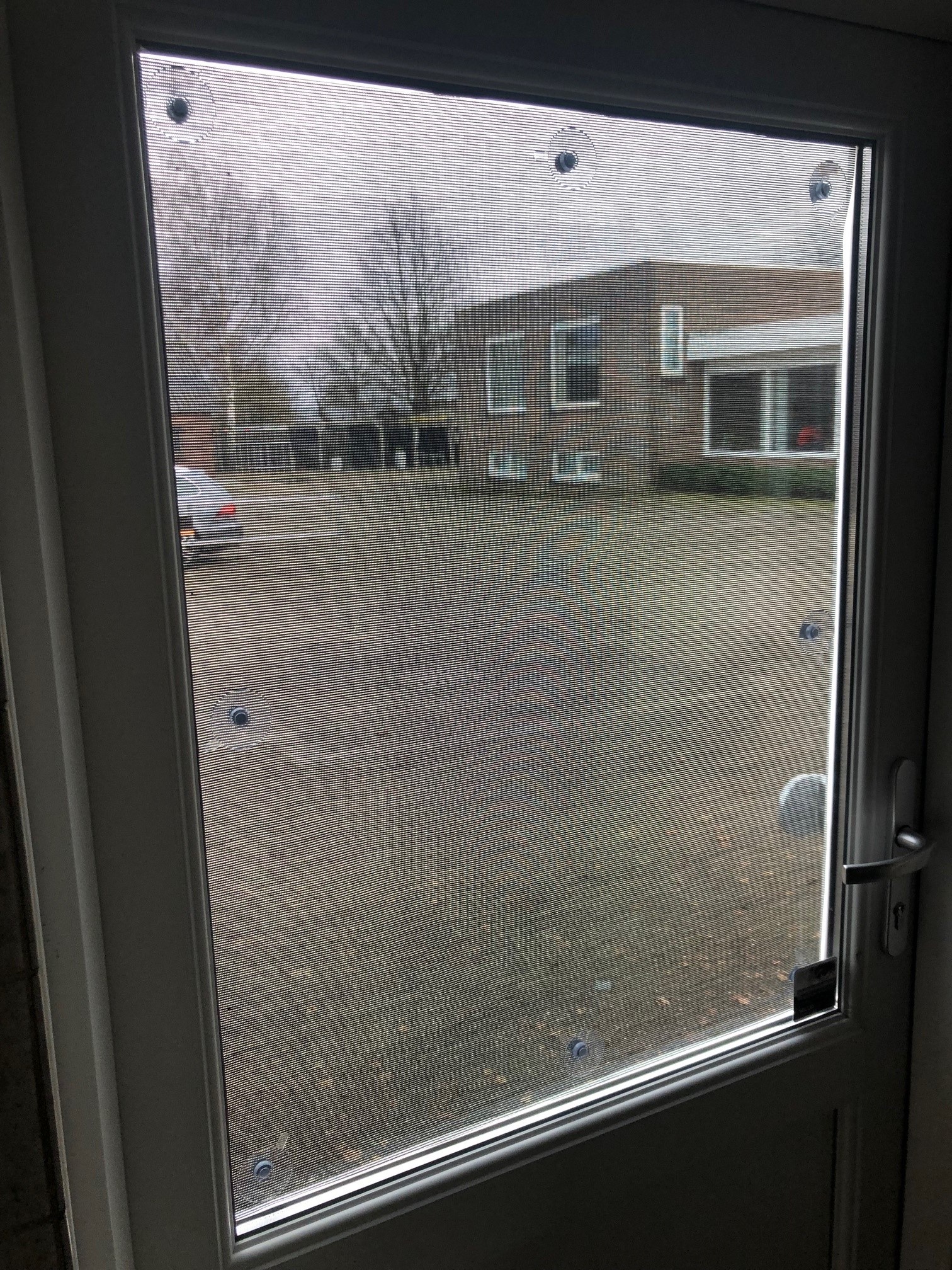 zonweringsscreen vanuit binnenzijde gezien